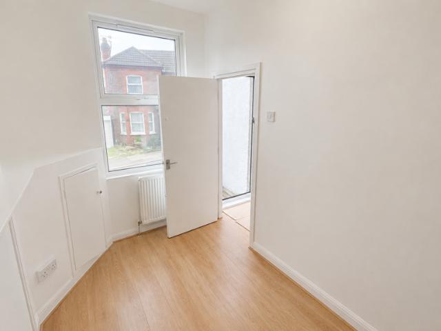 Hartley Road, Luton LU2, 3 bed terraced house to rent, £1,450 pcm | PrimeLocation