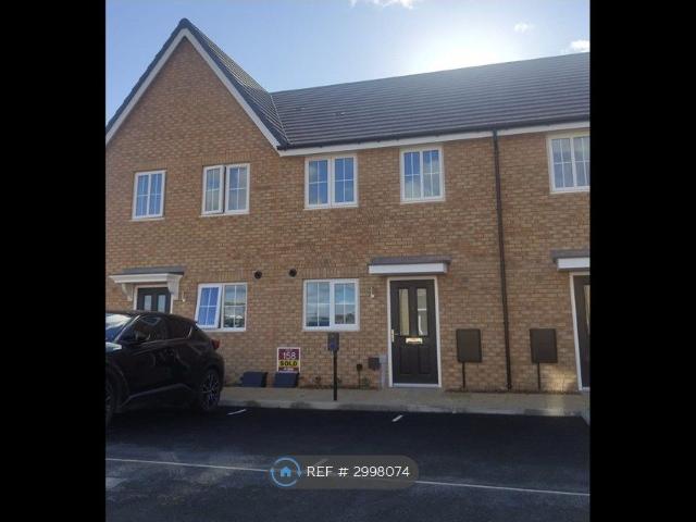 Harvest Grove, Bedford MK45, 2 bed terraced house to rent, £1,500 pcm | PrimeLocation