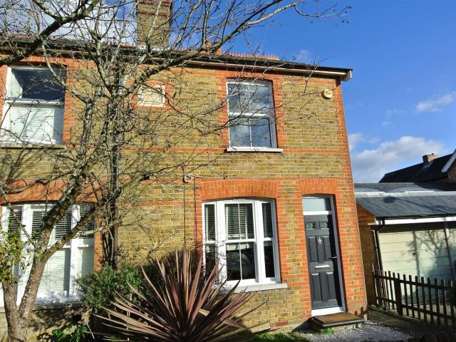 Harvest Road, Englefield Green – Aspen Sales and Lettings