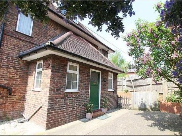 Harvey Gardens, Canary Wharf SE7, 2 bed maisonette to rent, £1,840 pcm | PrimeLocation