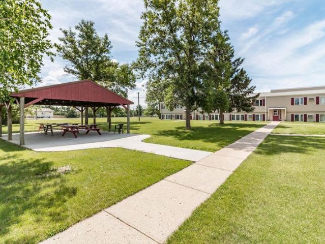 Harvey Dakota Manor Apartments