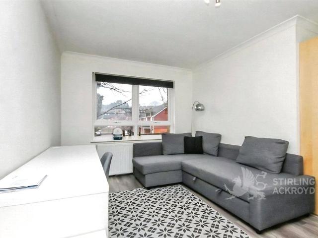 Harvey Lodge, Harvey Road, Guildford, Surrey, GU1 3NJ