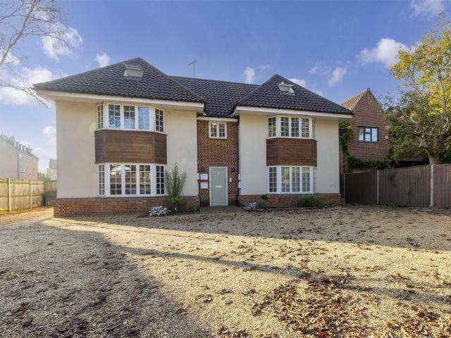Harvey Lane, Norwich 2 bed apartment to rent £1,350 pcm £312 pw