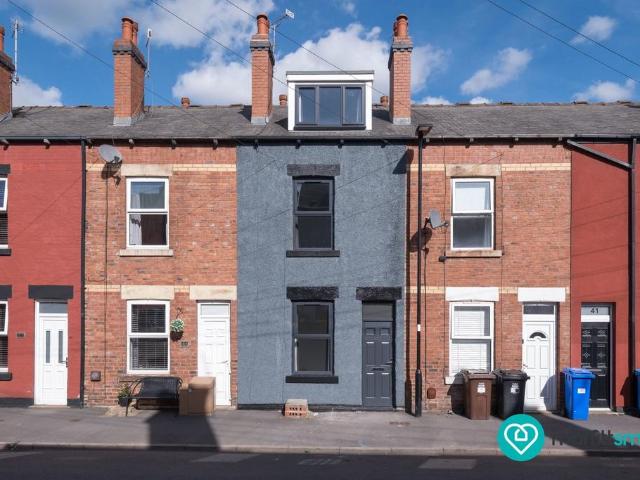 Harvey Street, Deepcar, S36 2QB 3 bed terraced house to rent £975 pcm £225 pw