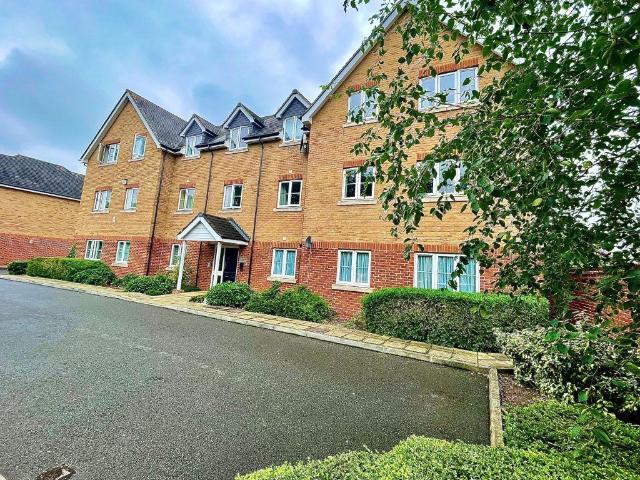 Harvey Road, Langley, Slough SL3, 2 bed flat to rent, £1,600 pcm | PrimeLocation