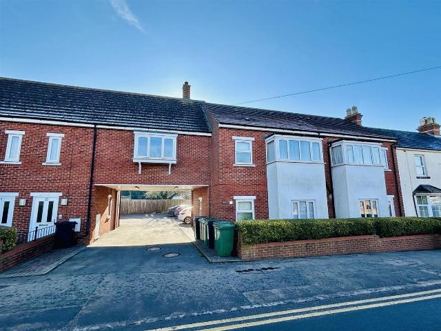 Harvington Mews, Alcester Road WR11, 1 bed flat to rent, £750 pcm | PrimeLocation