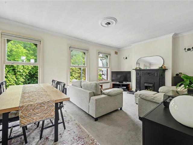 Harvist Road, Queens Park, NW6 2 bed apartment to rent £2,750 pcm £635 pw