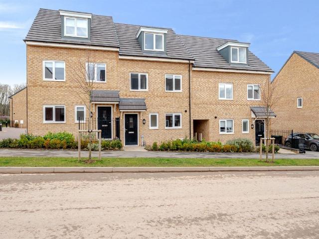 Harviston Avenue NG4, 3 bed semi detached house to rent, £1,518 pcm | PrimeLocation