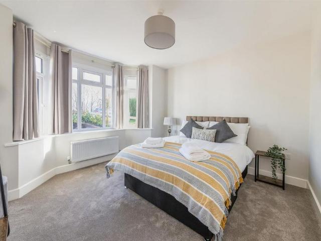 Harwell Road, Sutton Courtenay, OX14 3 bed detached bungalow to rent £6,500 pcm £1,500 pw