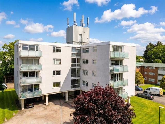 Harwood Grove, Shirley B90, 2 bed flat to rent, £1,100 pcm | PrimeLocation