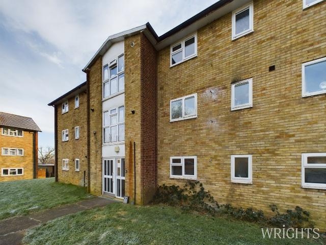Harwood Hill, Welwyn Garden City AL8, 2 bed flat to rent, £1,300 pcm | PrimeLocation