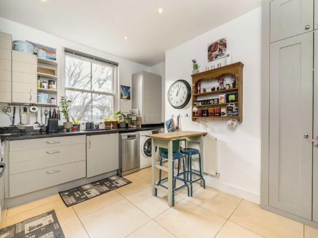 Harwood Road, Fulham SW6, 2 bed maisonette to rent, £3,500 pcm | PrimeLocation