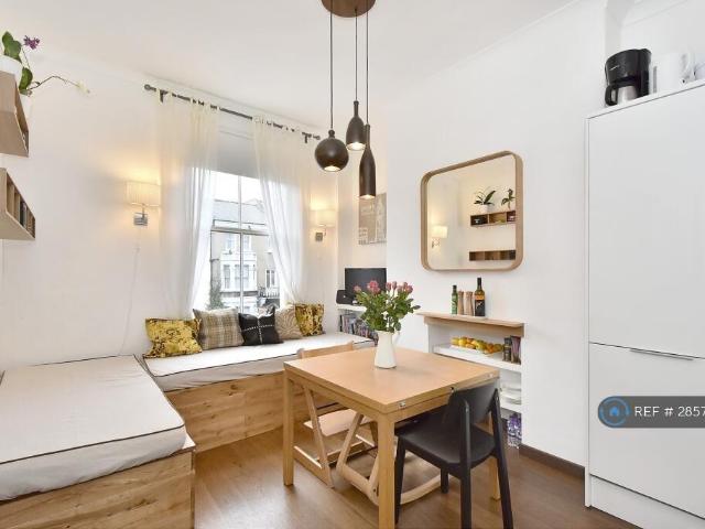 Harwood Road, London, SW6 2 bed flat to rent £2,600 pcm £600 pw