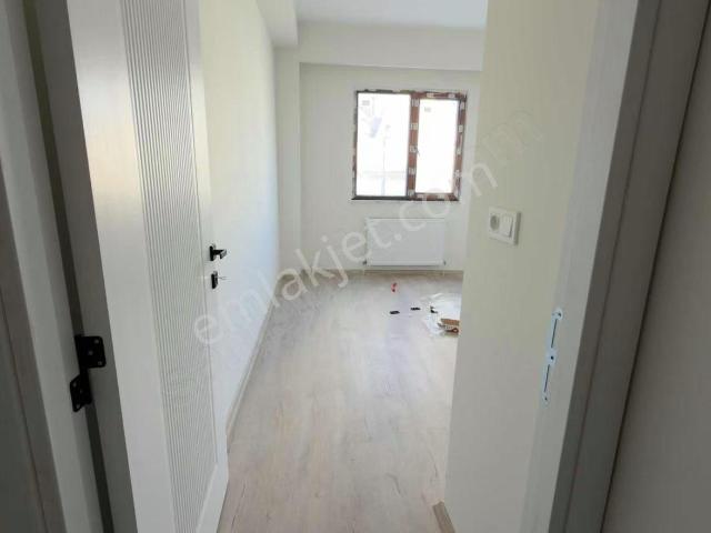 Haraççı Göçmenkentte Kiralık 2+1 Site İçi Sıfır Daire