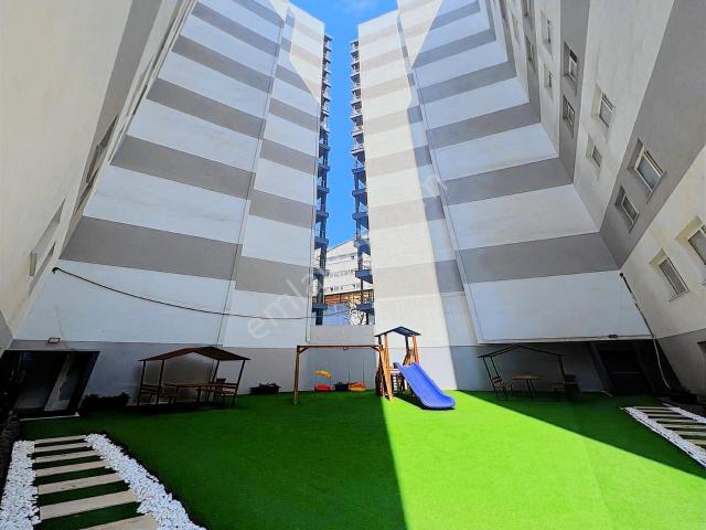 Haramidere Metrobüsüne Yakın Site İçinde Havuzlu Otoparklı Daire