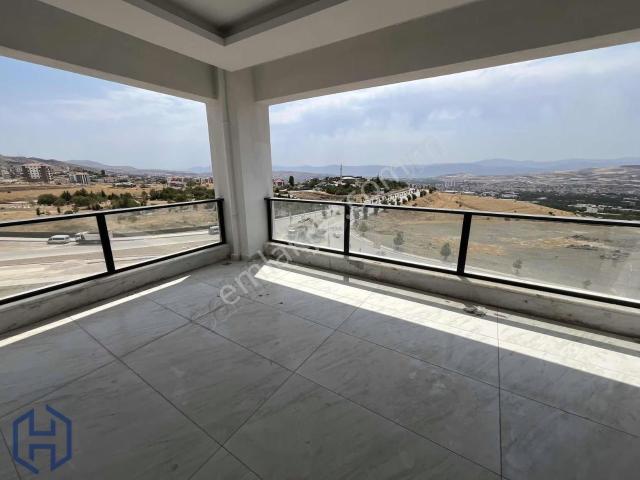 Harbert Oba 23 Şehir Manzaralı Satılık 4+1 Lüks Fırsat Daire