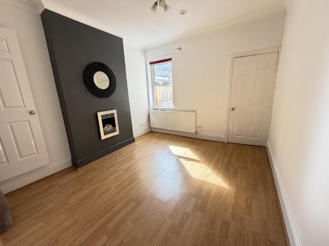 Harborne Lane, Birmingham B29 2 bed terraced house to rent £1,195 pcm £276 pw