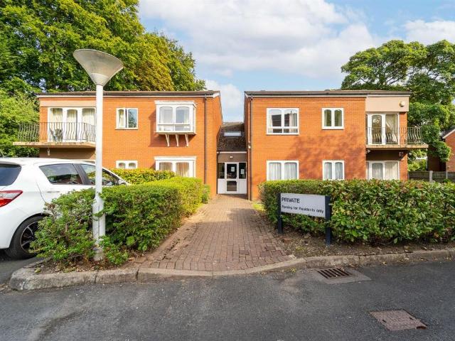 Harborne Park Road, Birmingham B17, 2 bed flat to rent, £1,300 pcm | PrimeLocation