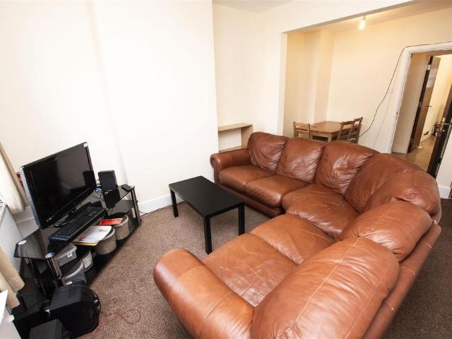Harborne Park Road, Metchley, B17 0PS, United Kingdom | 3 bed house for rent #134073710 | Rentberry