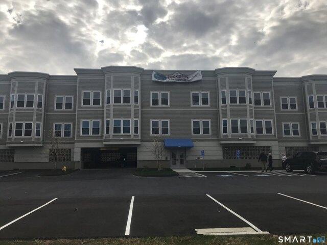 Harbour Close Apt P, New Haven, Condo For Sale