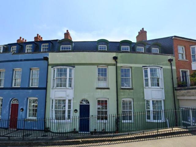Harbour Lights Court, Weymouth 2 bed ground floor flat to rent £1,800 pcm £415 pw
