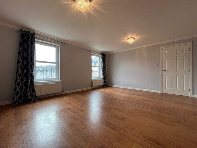 Harbour Square, Greenock PA16, 2 bed flat to rent, £950 pcm | PrimeLocation