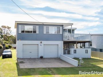Harbour Views, Heart of Town A Coastal Classic Reimagined