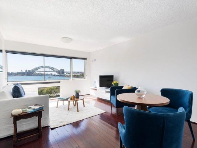 Harbour views, parking & storage, prime Balmain East peninsula location