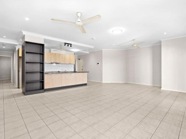 Harbour Views & Spacious City Fringe Living