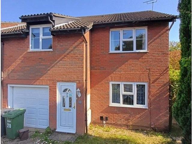 Harbourne Gardens, Southampton SO18, 2 bed end terrace house to rent, £1,275 pcm | PrimeLocation