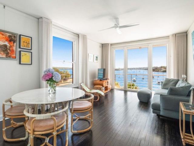 Harbourside elegance with iconic water views