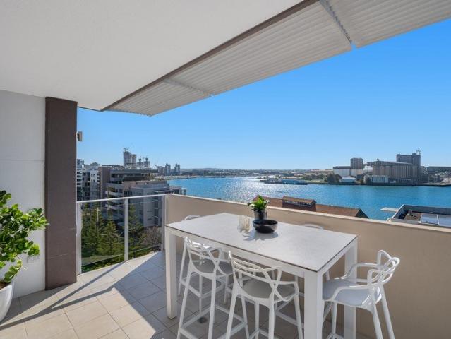 Harbourside lifestyle with views at every turn