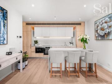 Harbourside lifestyle with lock and leave ease at Huntington
