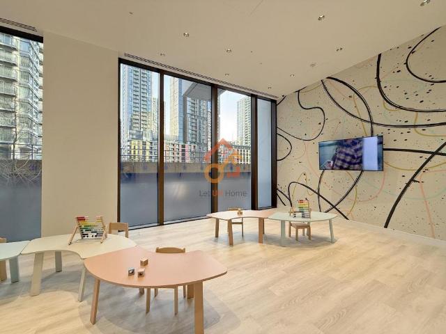 Harcourt Tower, 67 Marsh Wall, London. 2 bed flat to rent £4,000 pcm £923 pw