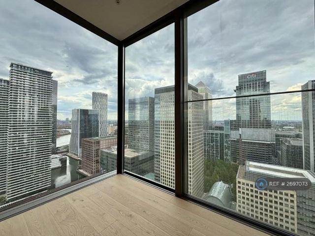 Harcourt Tower, London, E14 2 bed flat to rent £3,800 pcm £877 pw