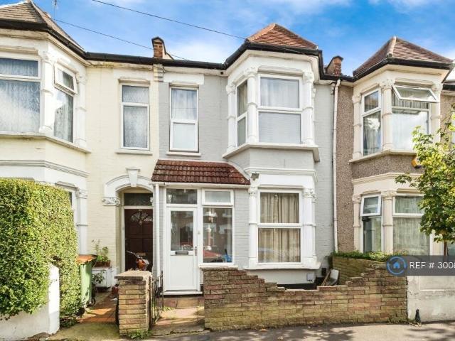 Harcourt Avenue, London, E12 3 bed terraced house to rent £2,500 pcm £577 pw