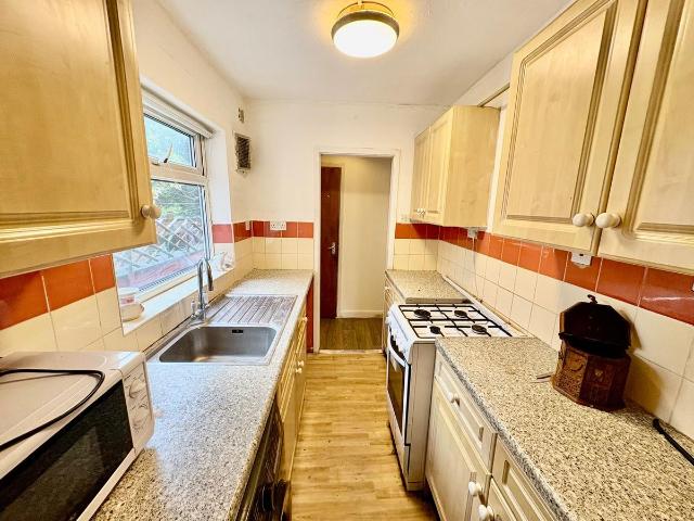 Harcourt Road, Nottingham NG7, 2 bed property to rent, £850 pcm | PrimeLocation