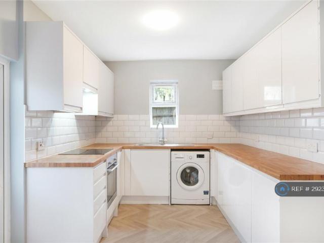 Harcourt Road, London, SE4 5 bed terraced house to rent £4,500 pcm £1,038 pw
