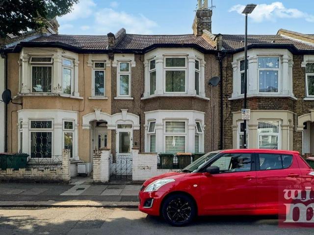 Harcourt Road, Stratford, E15 2 bed flat to rent £1,850 pcm £427 pw