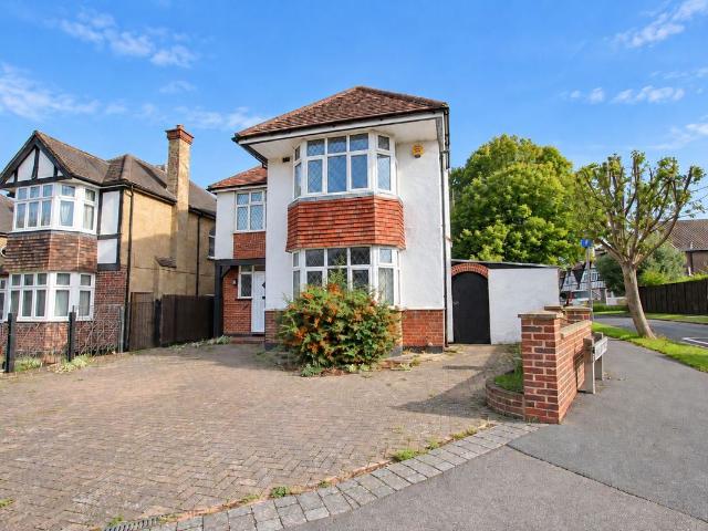 Harcourt Road, Wallington SM6, 3 bed detached house to rent, £2,500 pcm | PrimeLocation