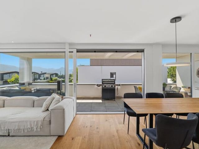 Hard: Hochmoderne 3 Zimmer Wohnung in begehrter Lage mit riesiger Terrasse, zwei Autoabstellplätzen und vielen weiteren Highlights!