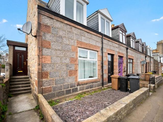 Hardgate, Ferryhill, Aberdeen AB10, 2 bed flat to rent, £875 pcm | PrimeLocation