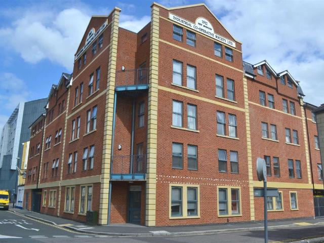 Harding Street, Swindon SN1, 2 bed flat to rent, £900 pcm | PrimeLocation