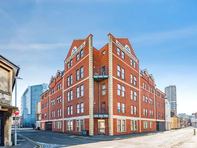 Harding Street, Swindon SN1, 2 bed flat to rent, £1,050 pcm | PrimeLocation