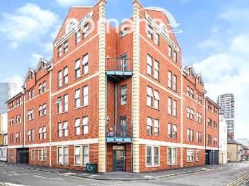 Harding Street, Swindon, Wiltshire SN1, 2 bed flat to rent, £900 pcm | PrimeLocation