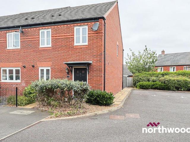 Hardings Wood Avenue, Sandbach, CW11 3 bed end of terrace house to rent £1,200 pcm £277 pw