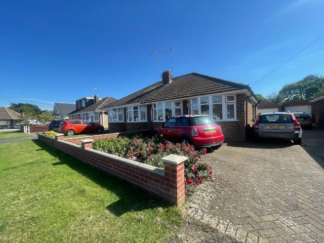 Hardingstone, Northampton NN4, 2 bed bungalow to rent, £1,250 pcm | PrimeLocation
