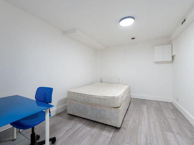 Hardman Road, Kingston, Kingston Upon Thames KT2, Studio to rent, £1,300 pcm | PrimeLocation