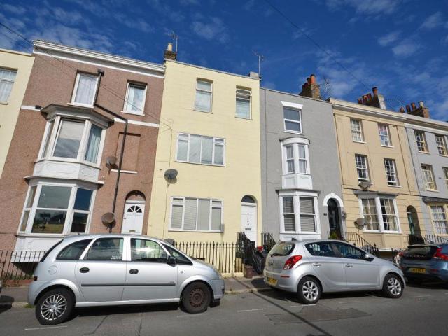 HARDRES STREET, RAMSGATE 1 bed flat to rent £750 pcm £173 pw