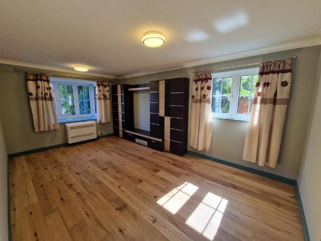 Hardwicke Place, ST. ALBANS, AL2 2 bed apartment to rent £1,575 pcm £363 pw